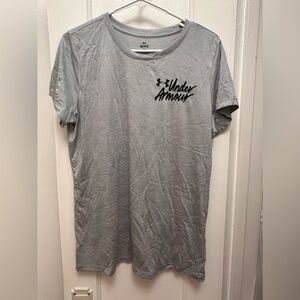 WOMEN’S UNDER AMOUR TOP